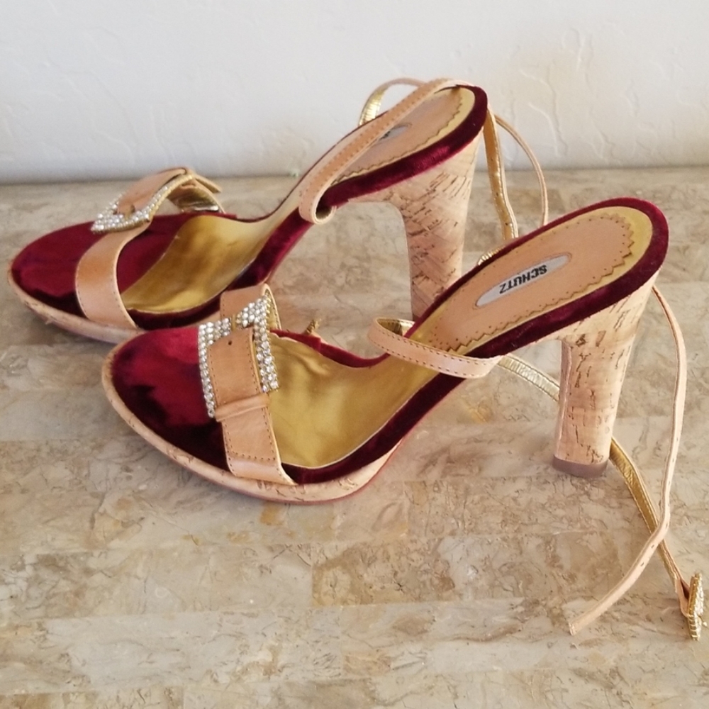 Schutz Crystal Bow Heels - Picture 4 of 6